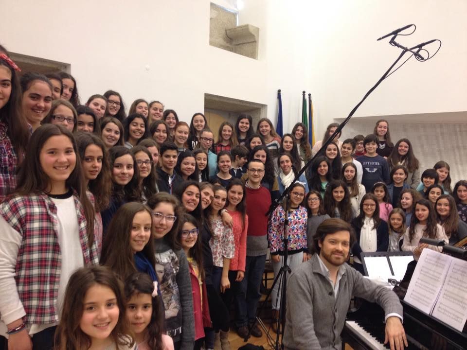 Recording of ‘Pelo aroma das sílabas’ children's choir, piano, among others